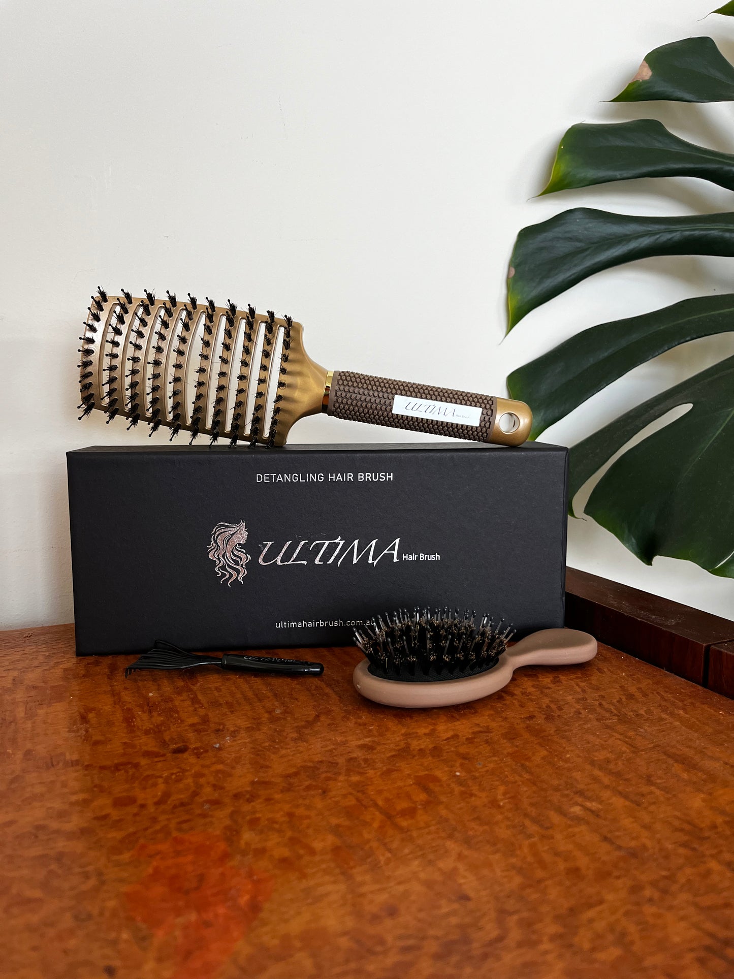 Ultima Signature Gold Detangling Brush Box Set